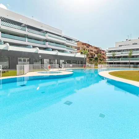 Penthouse With Large Roof Terrace & Plunge Pool * La Cala de Mijas